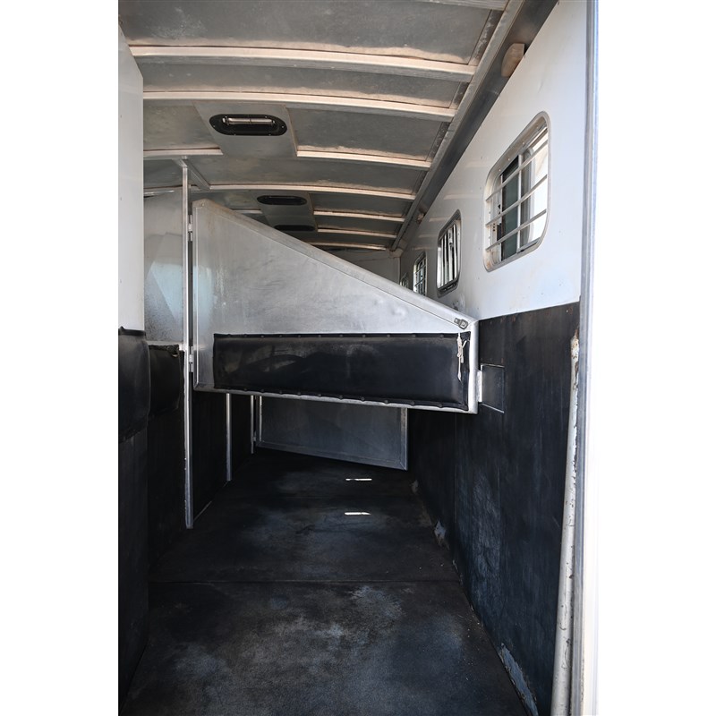 Trailer Photo 15