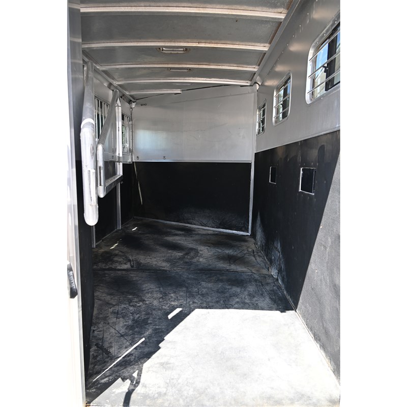 Trailer Photo 12