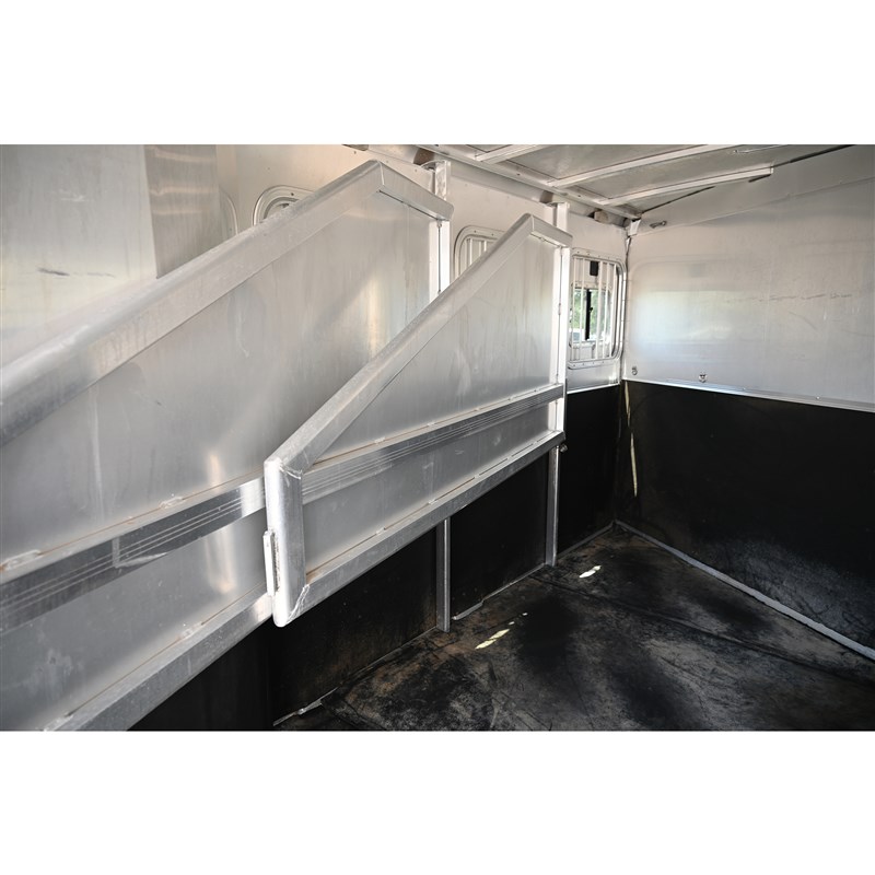 Trailer Photo 13