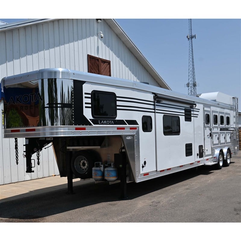 2027 Lakota Charger 4 Horse 16'  LQ,  Spread Axle