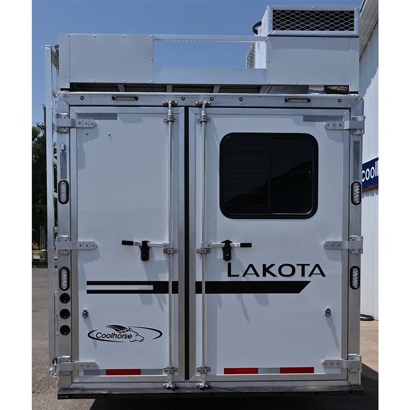 Trailer Photo 2