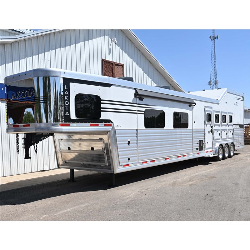 2027 Lakota Bighorn 4 Horse Trailer, Side Load, 18' LQ