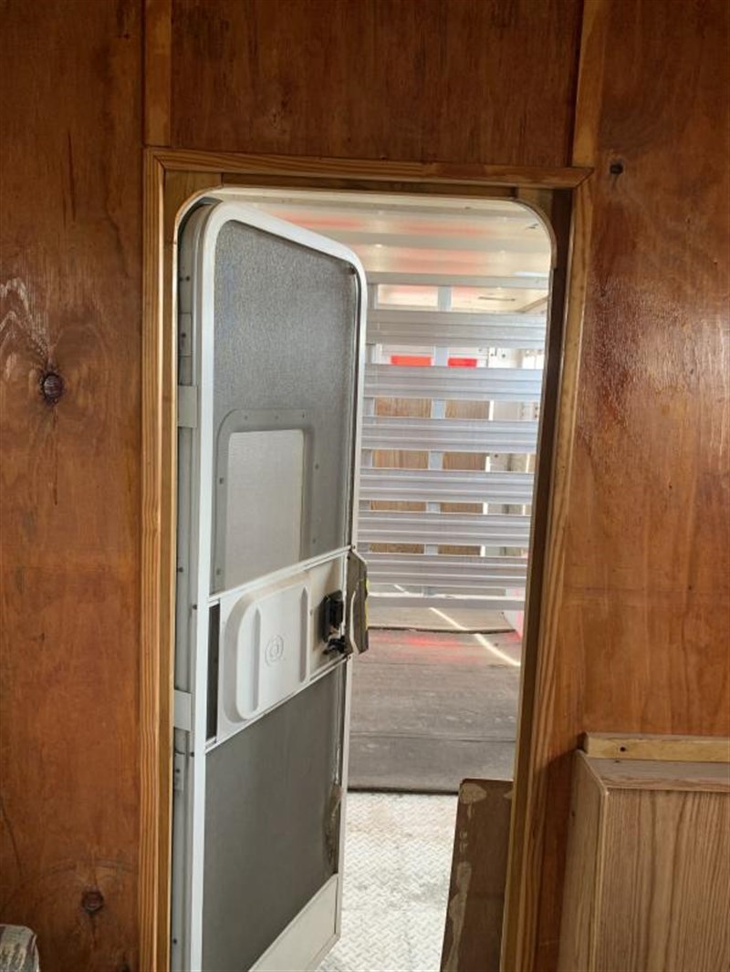 Trailer Photo 14