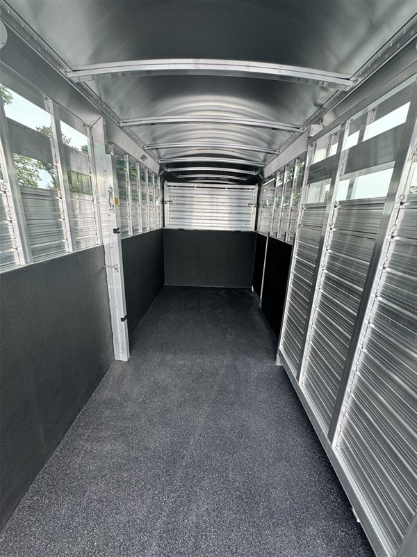 2025 4-star 8' tall stock trailer, werm floor