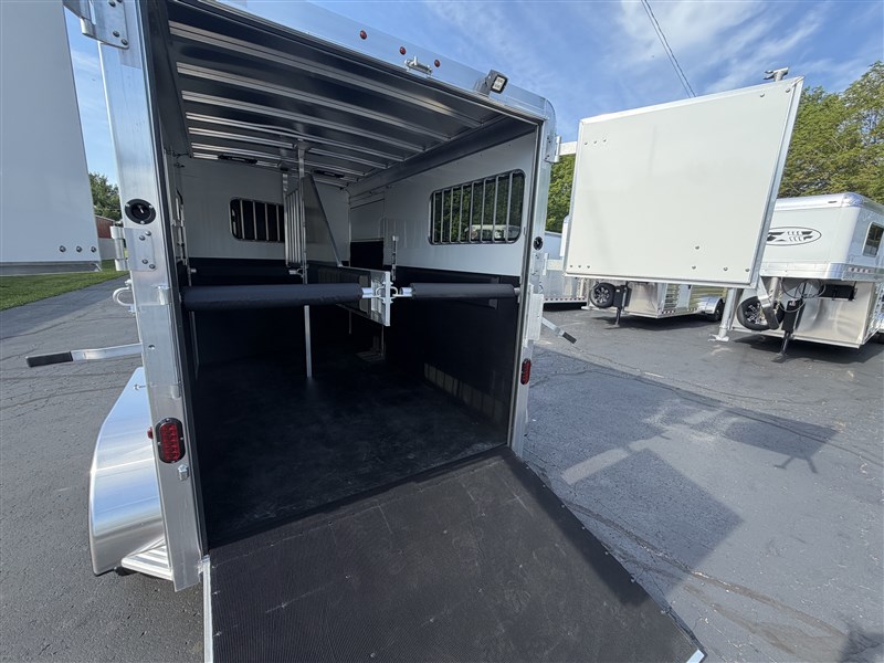 2026 Adam warmblood, side ramp, 4' extruded sides