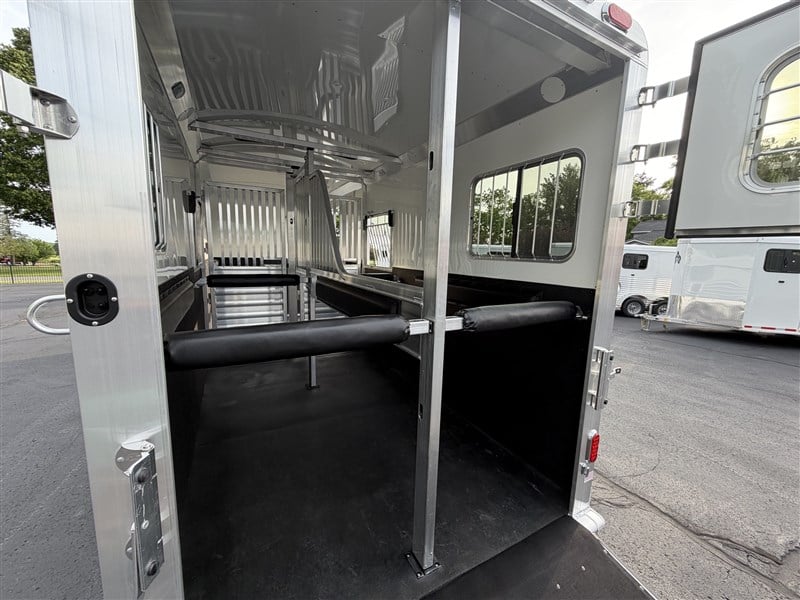 2027 4-star warmblood sized stalls, larger box stall,
