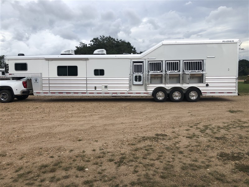 Trailer Photo 7