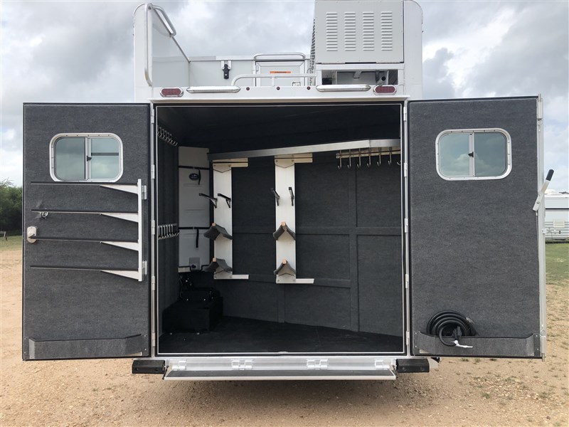 Trailer Photo 10