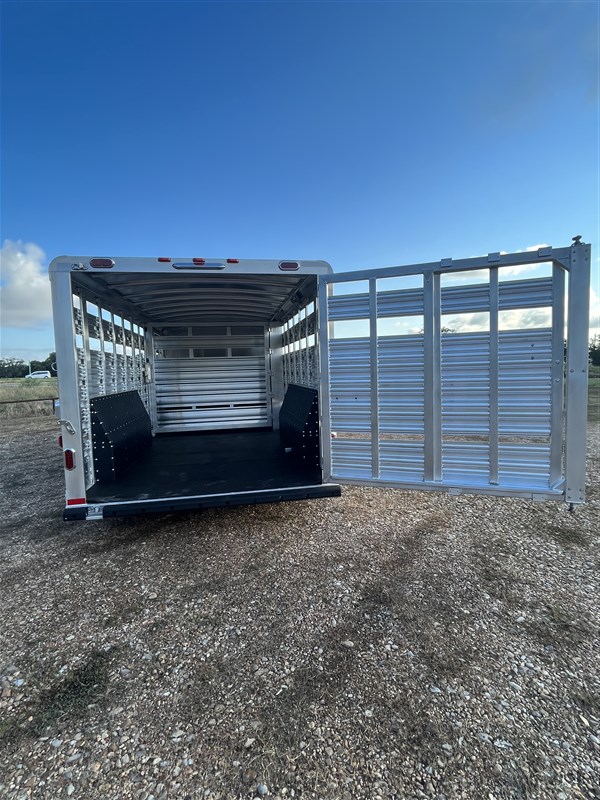 Trailer Photo 19