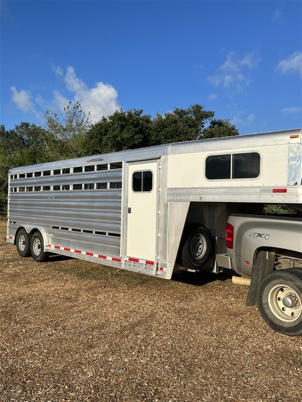 Trailer Photo 19