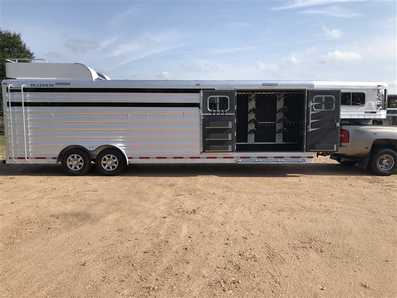 2024 Platinum Coach 6h side tack 8 wide