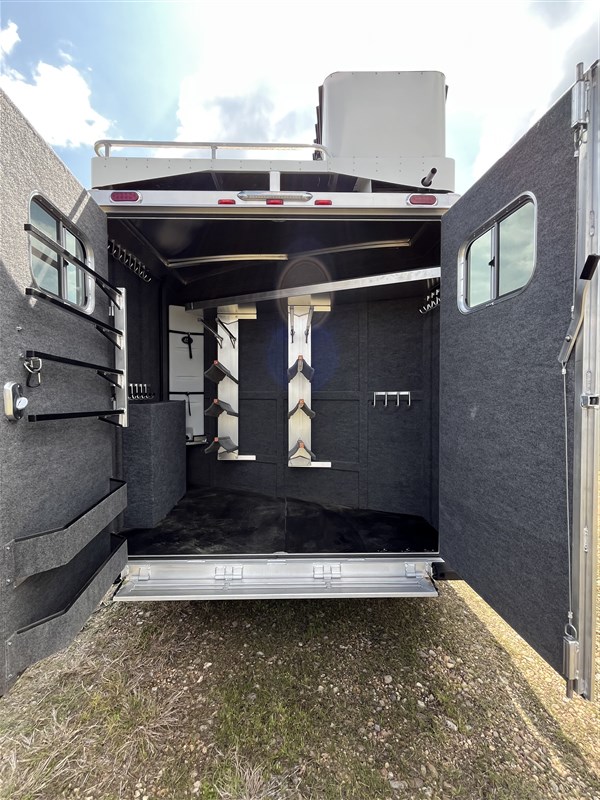 Trailer Photo 6