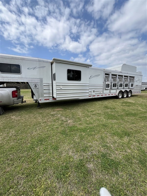 2025 Platinum Coach 5h 16swall w slide side load