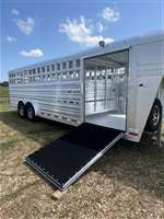 2025 Stock horse Platinum 24ft show cattle 