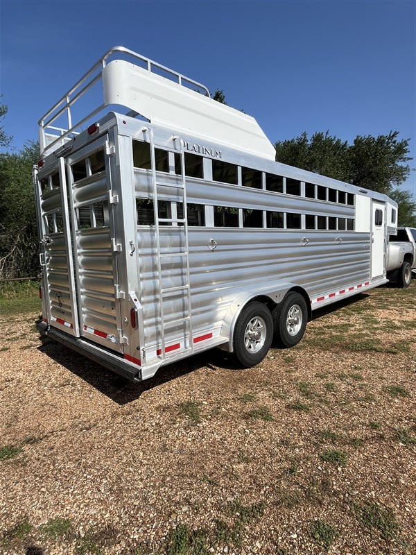Trailer Photo 10