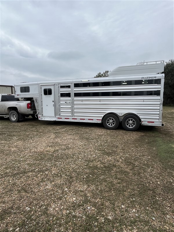 Trailer Photo 11