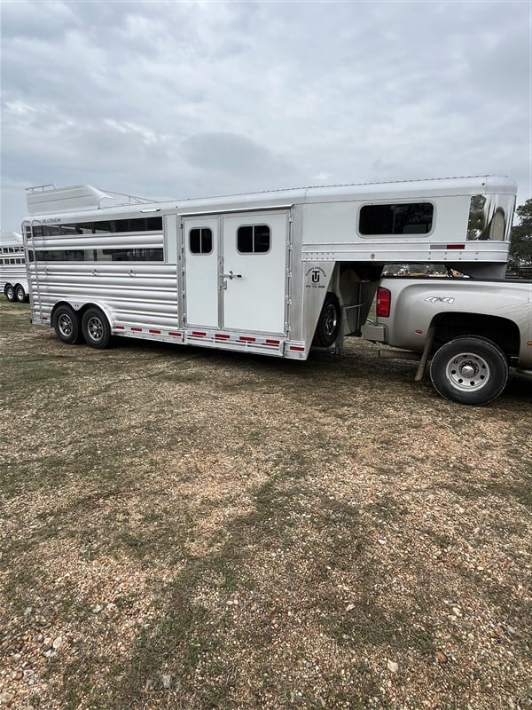 2026 Platinum Coach 4horse side tack