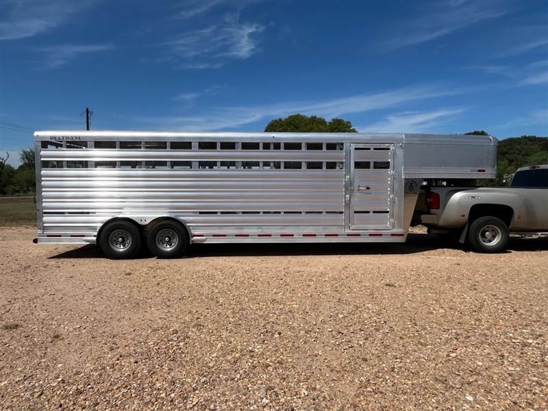 Trailer Photo 8