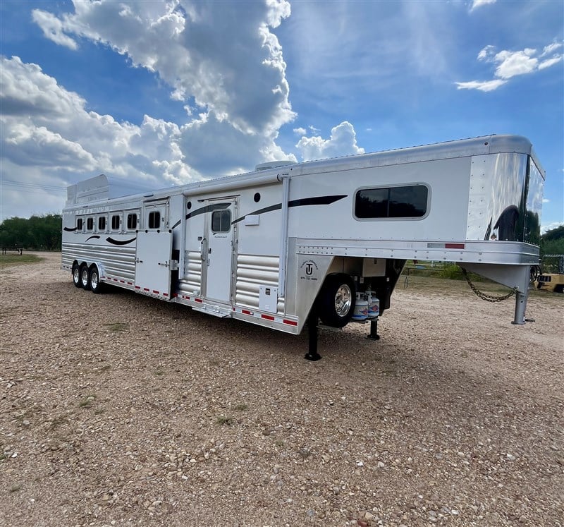 Trailer Photo 1
