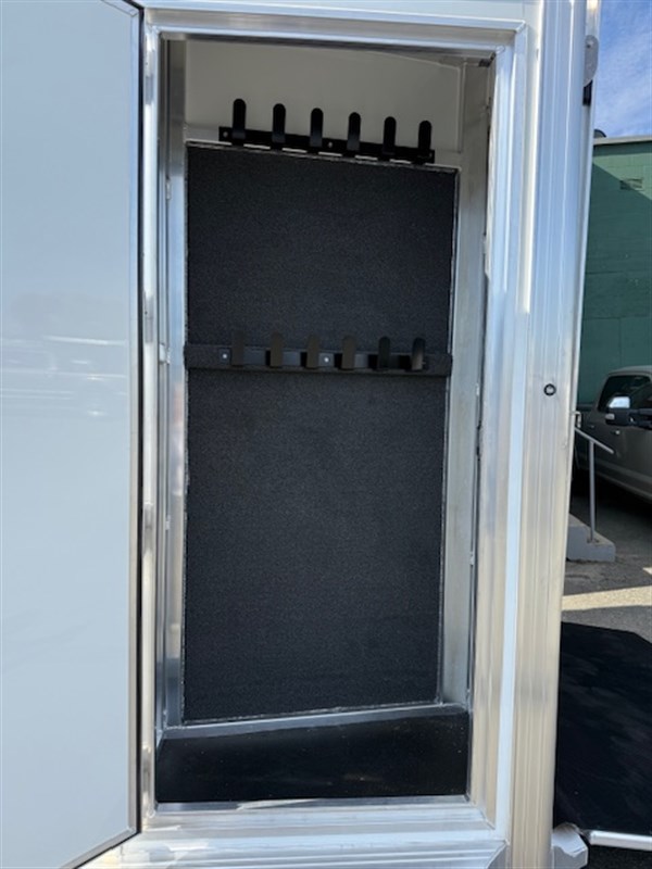 2025 Cimarron norstar 4h trainer trailer
