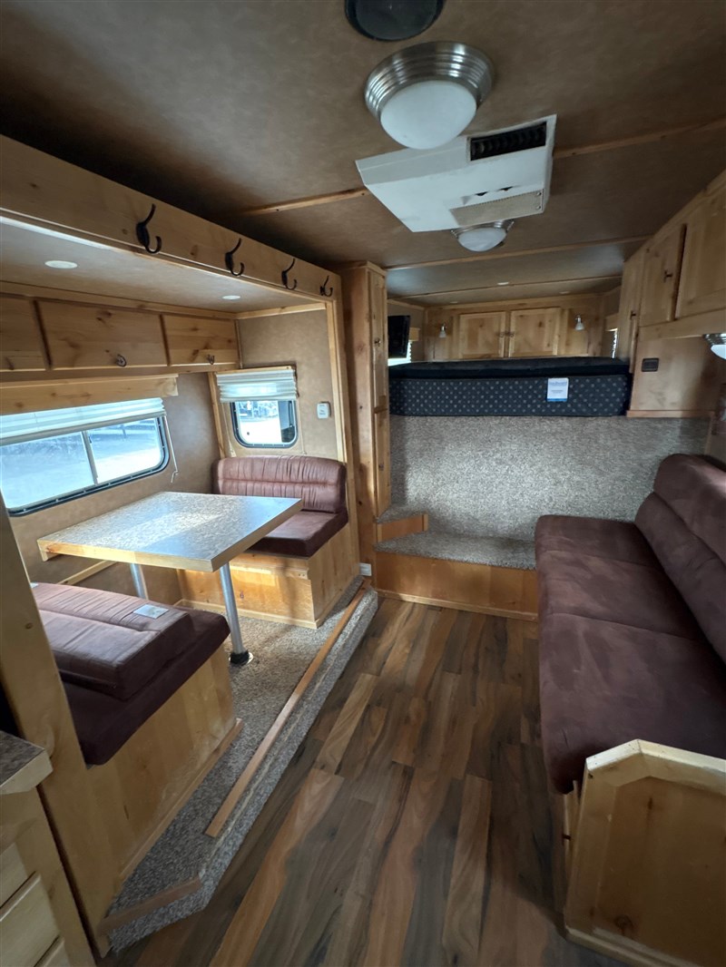 2011 Logan Coach razor