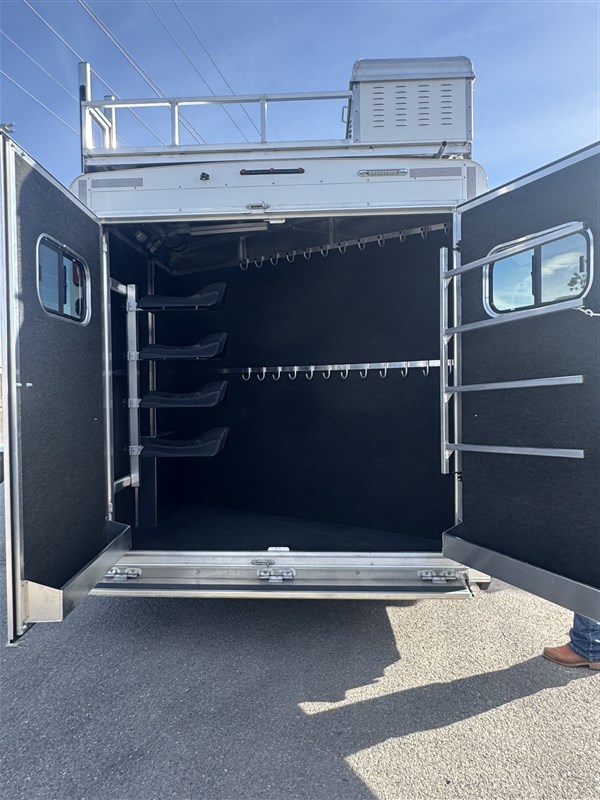 Trailer Photo 19