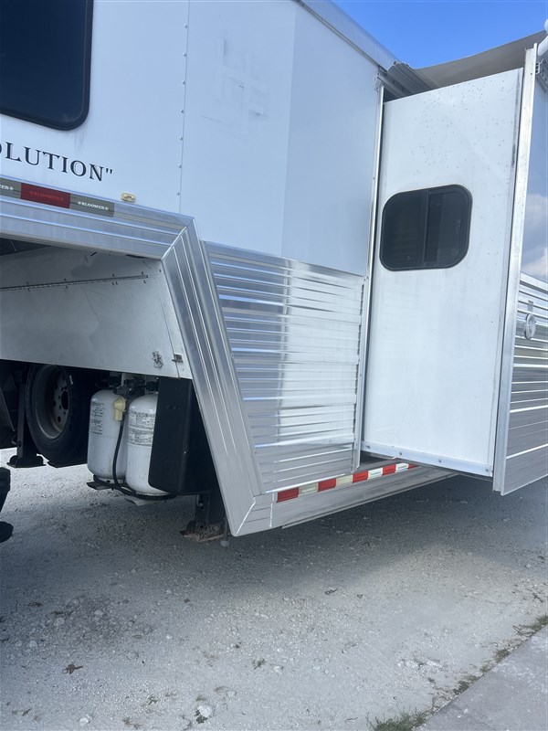 Trailer Photo 2