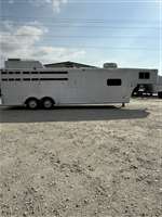 1998 4 horse Elite 4 Horse Living Quarters