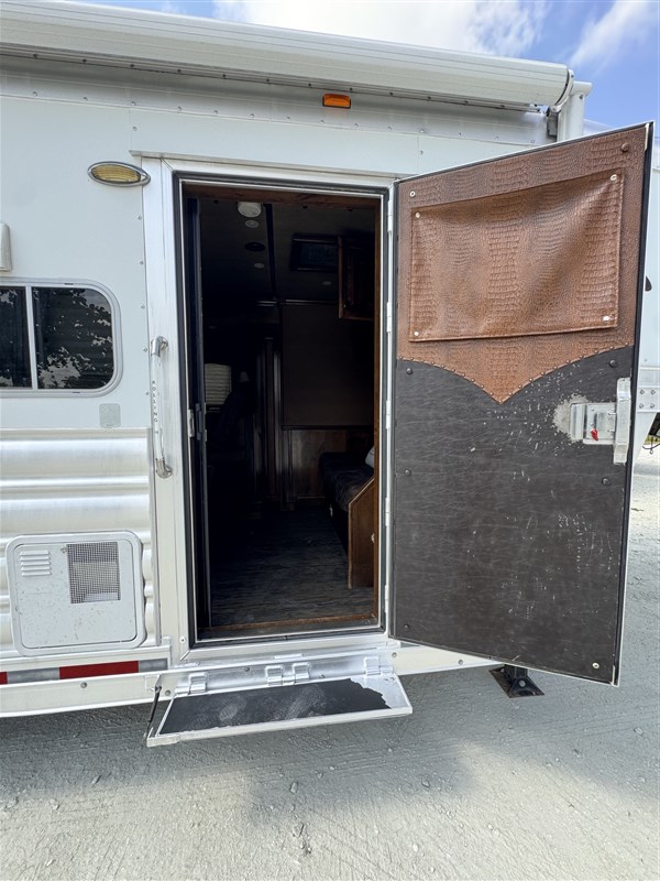 Trailer Photo 12