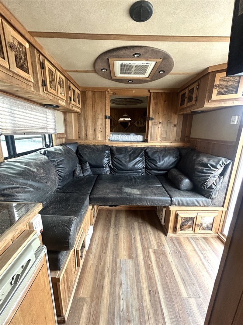 Trailer Photo 15