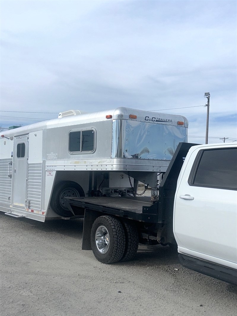 2003 C&C 3 horse slant - 11' lq