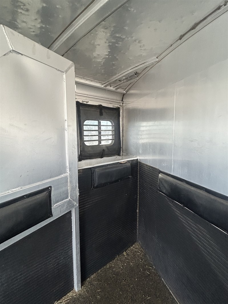 Trailer Photo 13