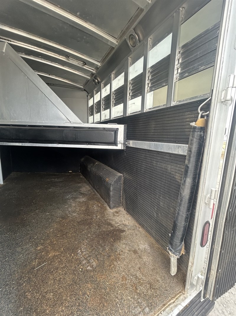 Trailer Photo 14