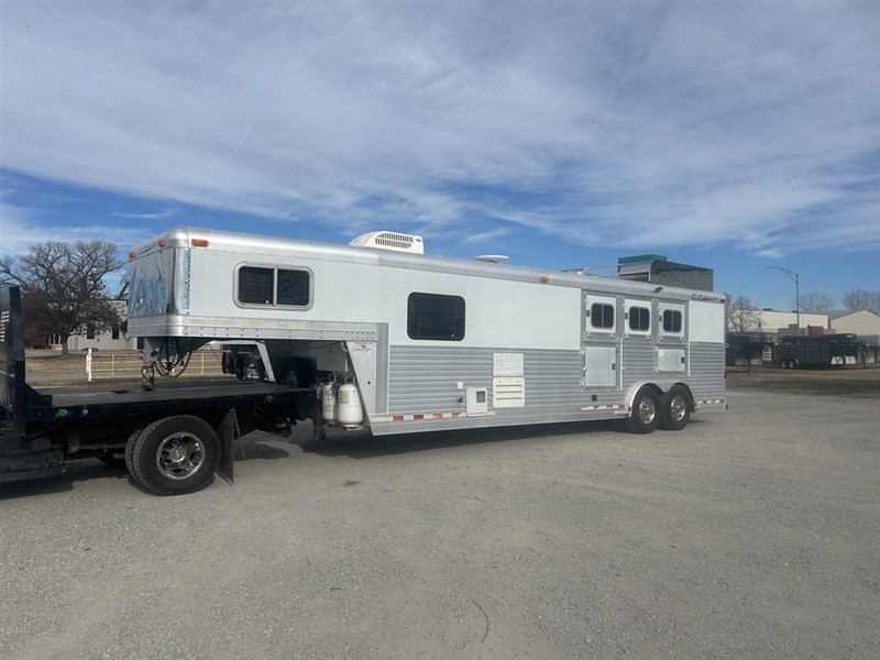 2003 C&C 3 horse slant - 11' lq
