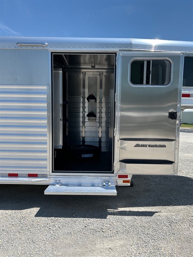 Trailer Photo 14