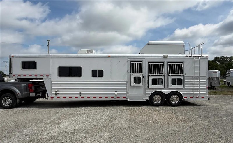 Trailer Photo 2