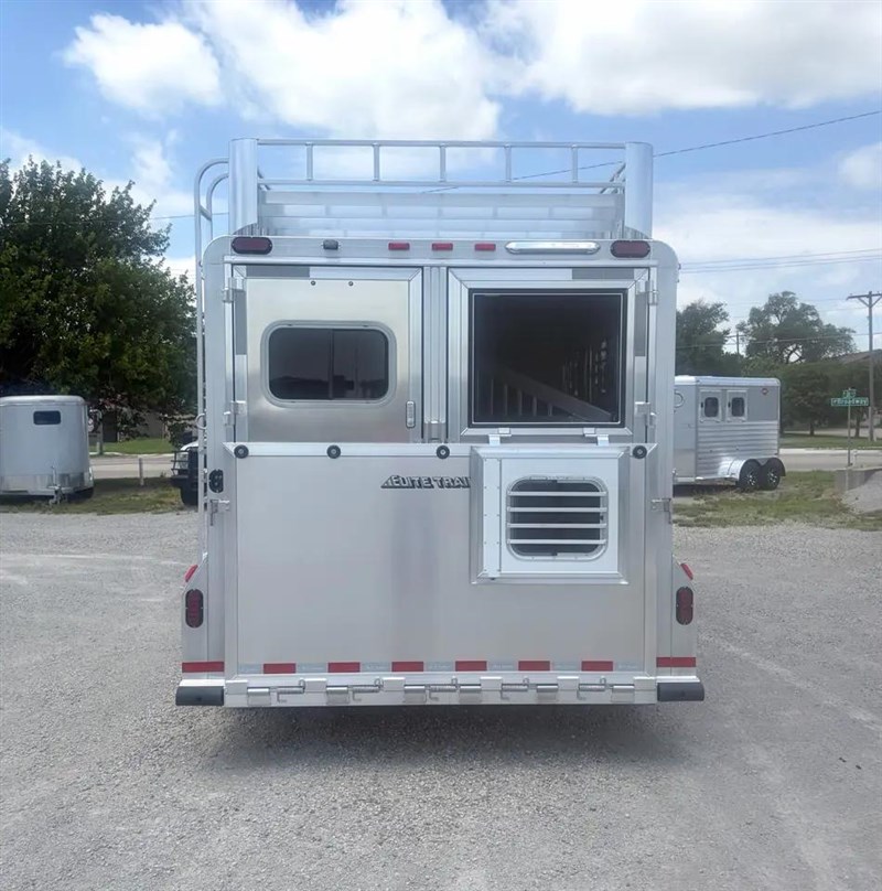 Trailer Photo 8