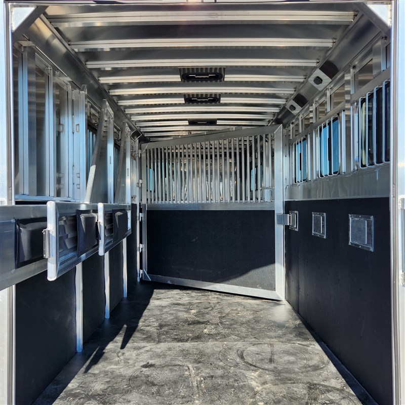 Trailer Photo 19