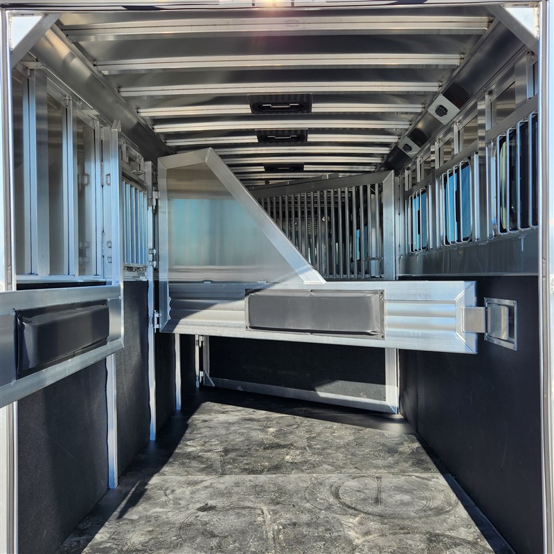 Trailer Photo 18