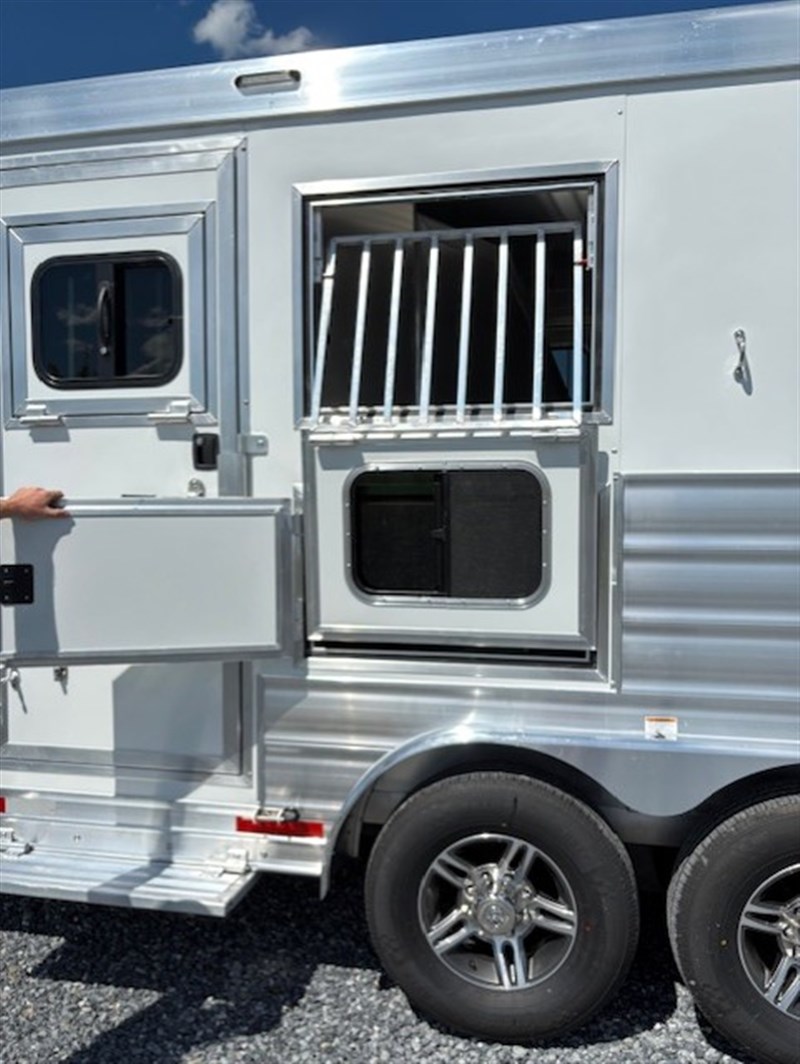 Trailer Photo 11