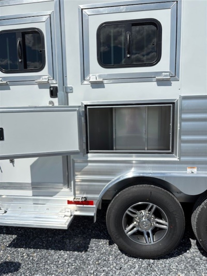Trailer Photo 12