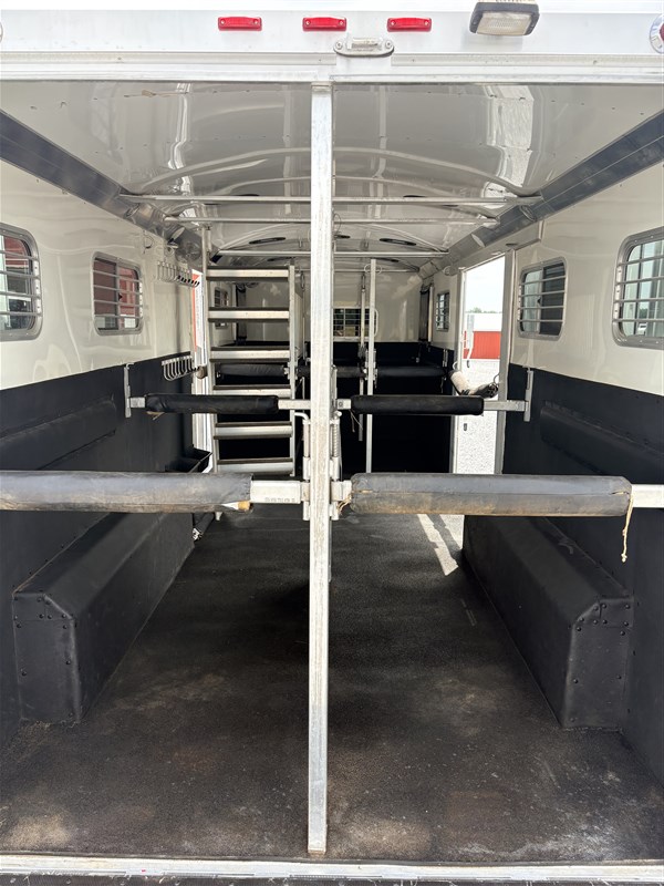 Trailer Photo 7