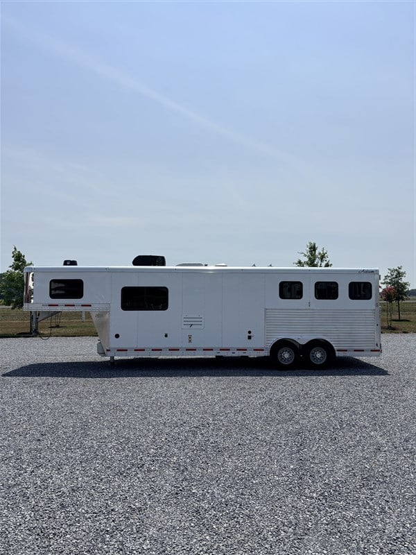 Trailer Photo 5