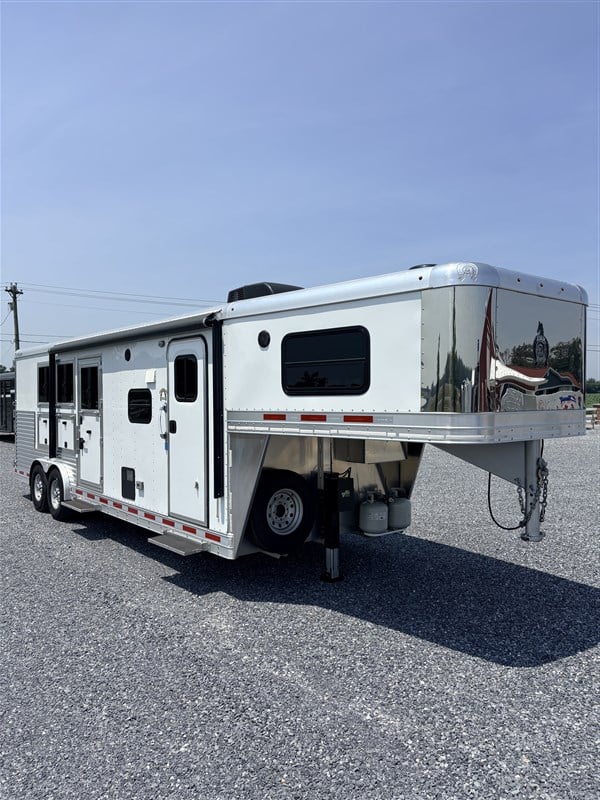 Trailer Photo 2