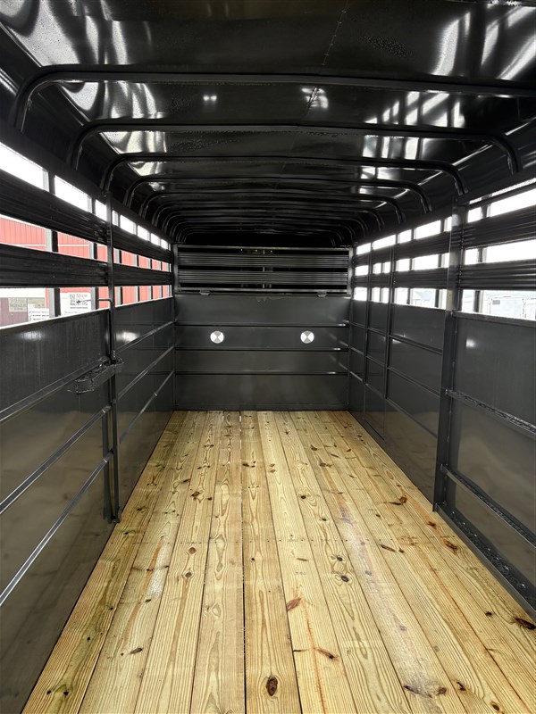 Trailer Photo 8