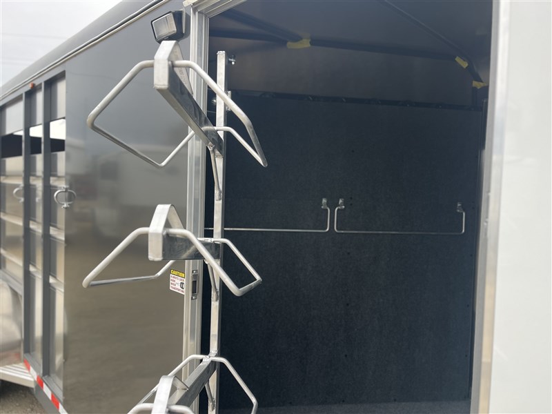 Trailer Photo 13