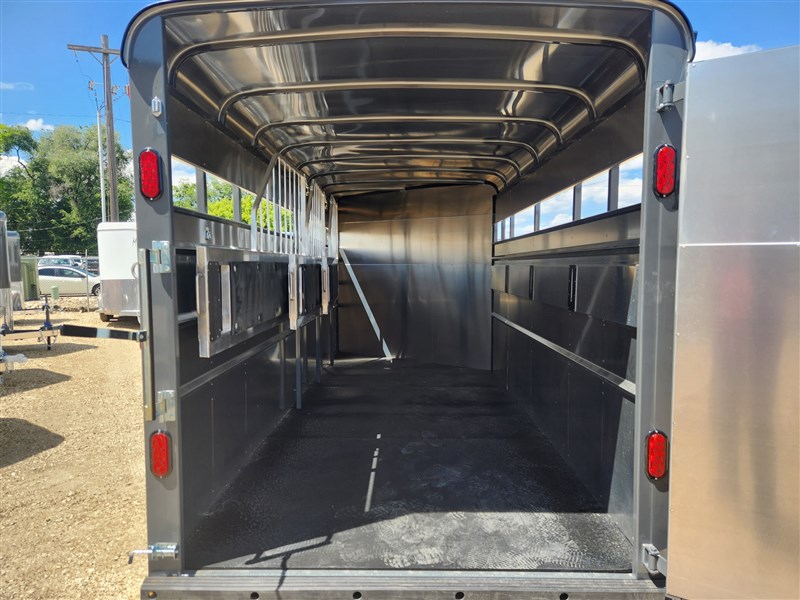 Trailer Photo 11
