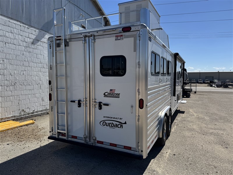 2023 Cimarron gn 3 horse w/ slideout