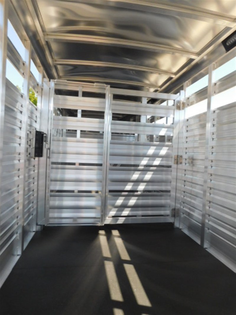 Trailer Photo 7