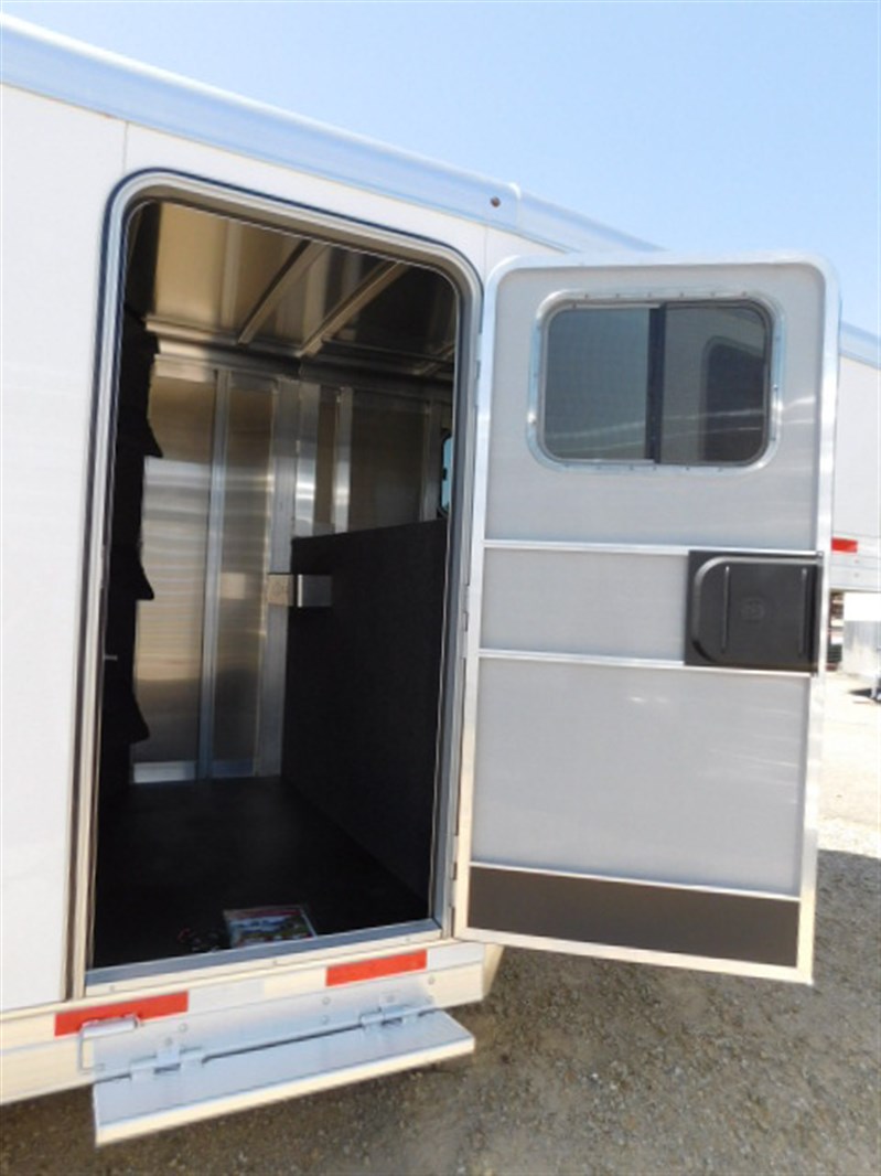Trailer Photo 8